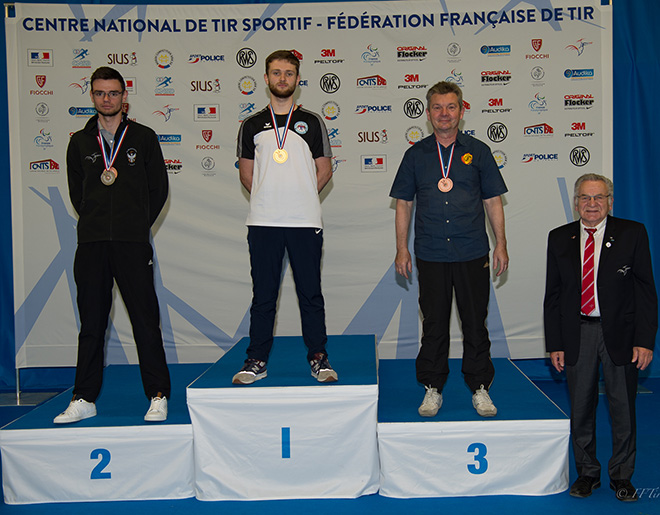 01 PODIUM.jpg 01 PODIUM.jpg