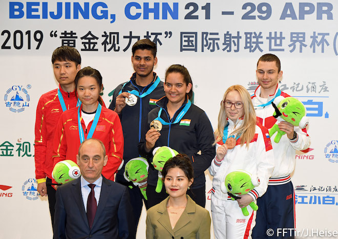 CMBeijingCible2019_PodiumARMixedTeam_©FFTir:J.Heise_1.jpg