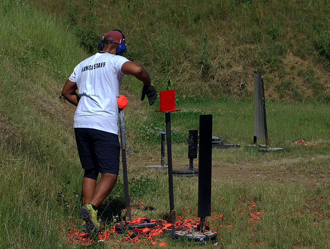 IIIWorldShootingShotgun_helper.jpg IIIWorldShootingShotgun_helper.jpg