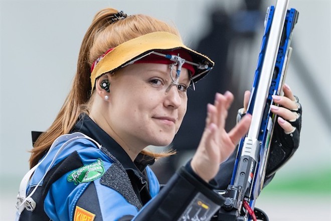 nina christen.jpg nina christen.jpg