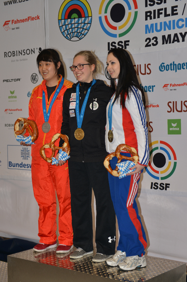 WEB-PODIUM.jpg WEB-PODIUM.jpg